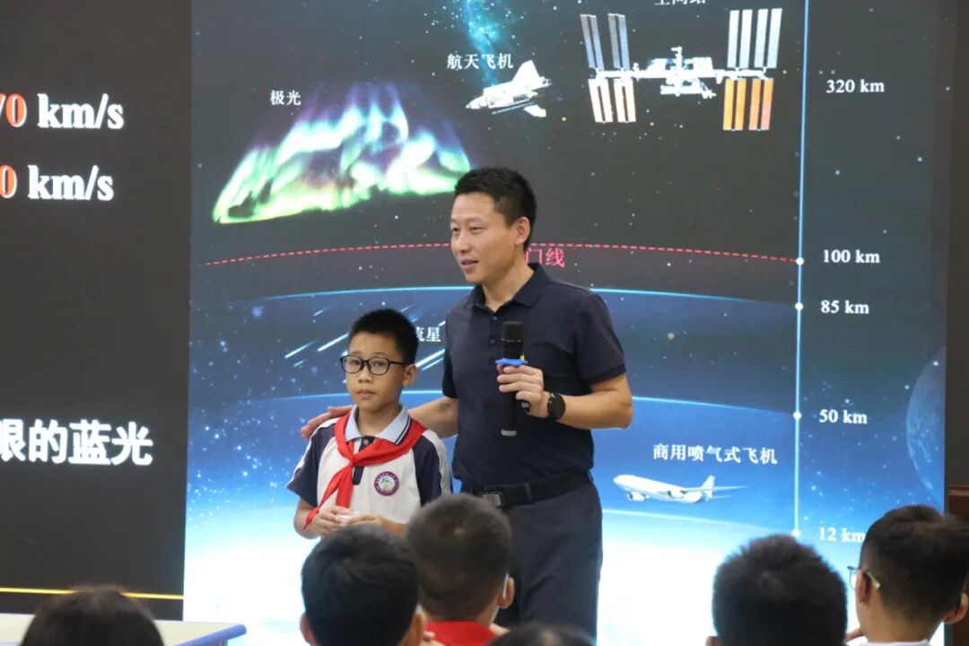 “大手拉小手，科普报告希望行” 百色站4