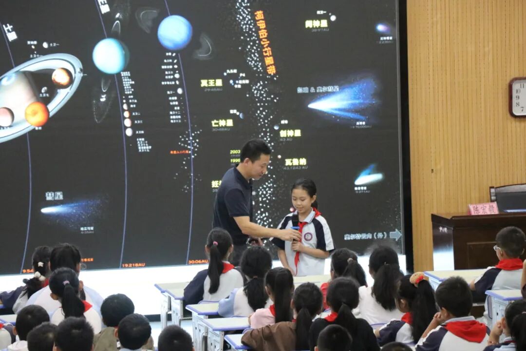 “大手拉小手，科普报告希望行” 百色站5