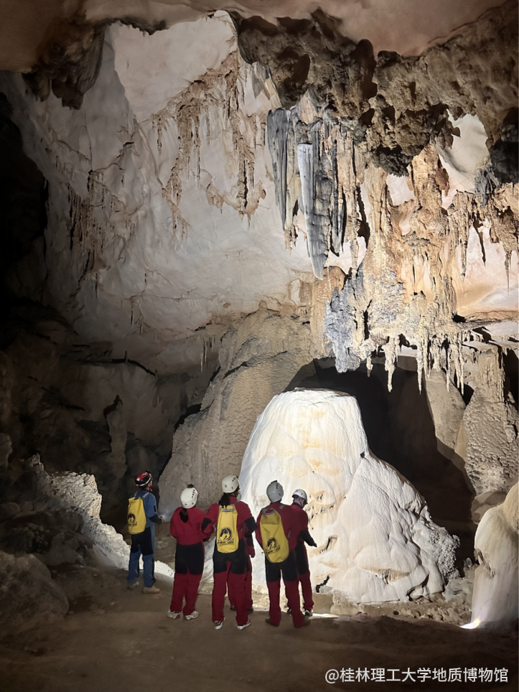 我馆组织开展溶洞考察活动