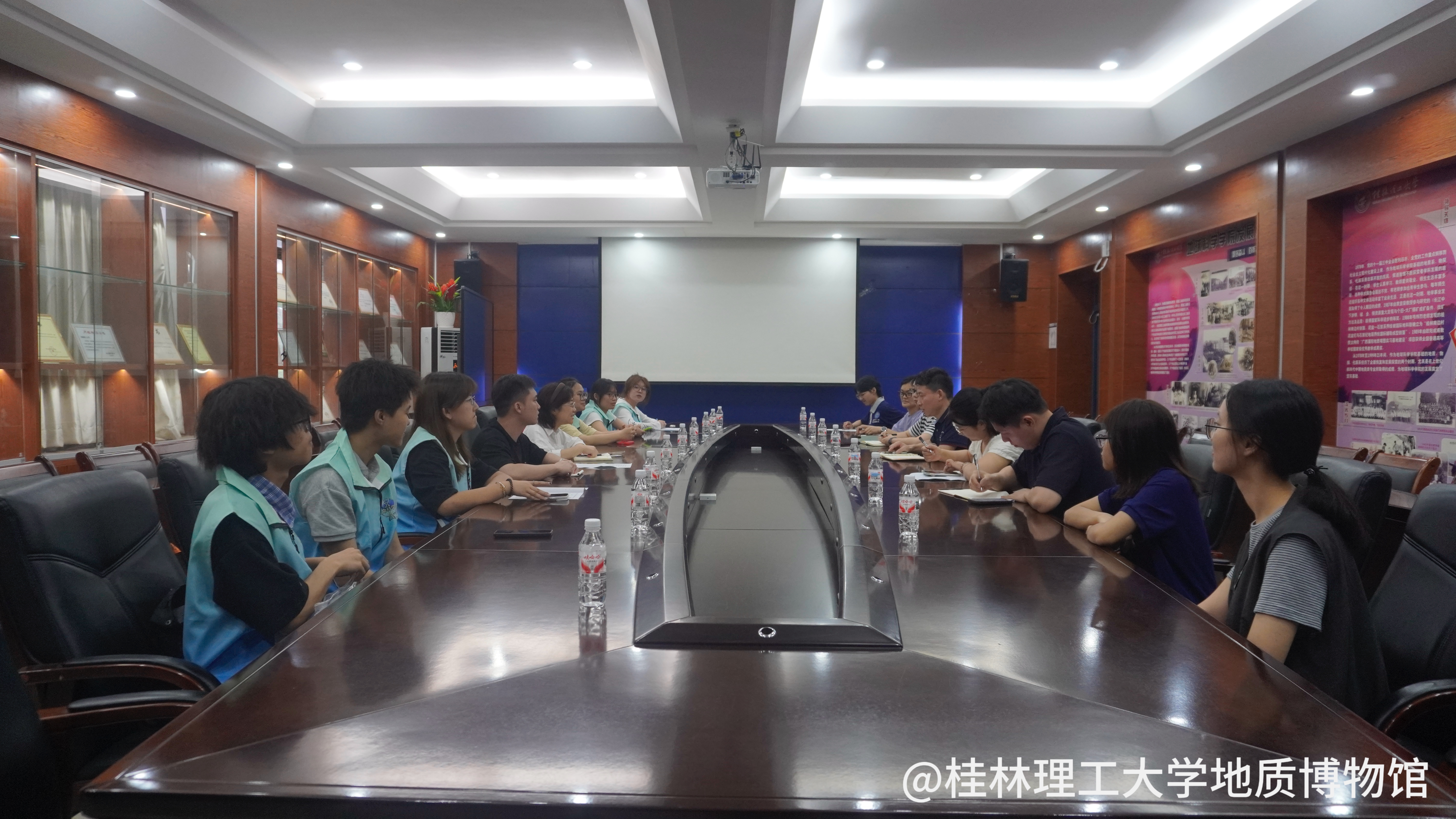 座谈会交流现场